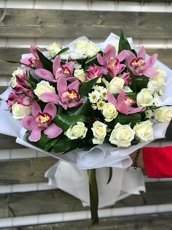 Букет цветов из: Розы и Хризантемы в Ерново