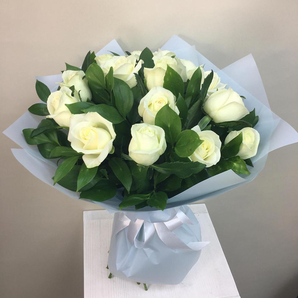 Букет 15 Белых роз Проуд в Ерново