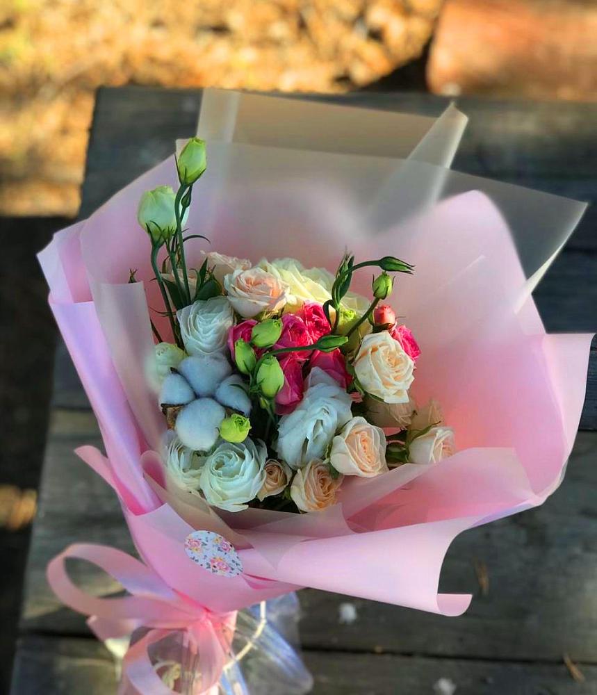 Букет цветов из: Розы и Лизиантусы в Ерново