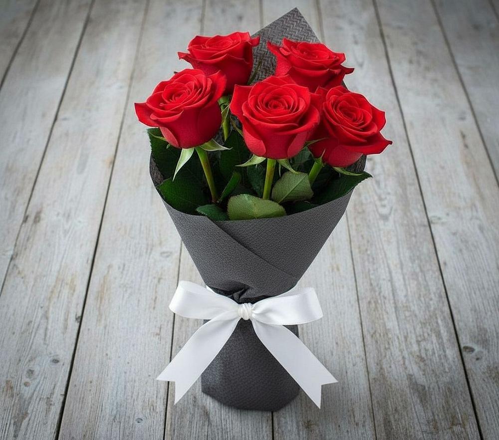Букет 5 Красных роз Эдлесс Лав в Ерново