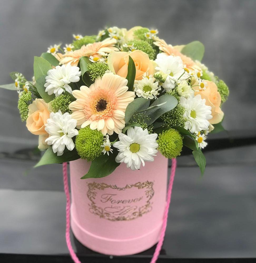 Цветочная композиция из Розы, Герберы и Хризантемы в шляпной коробке в Ерново